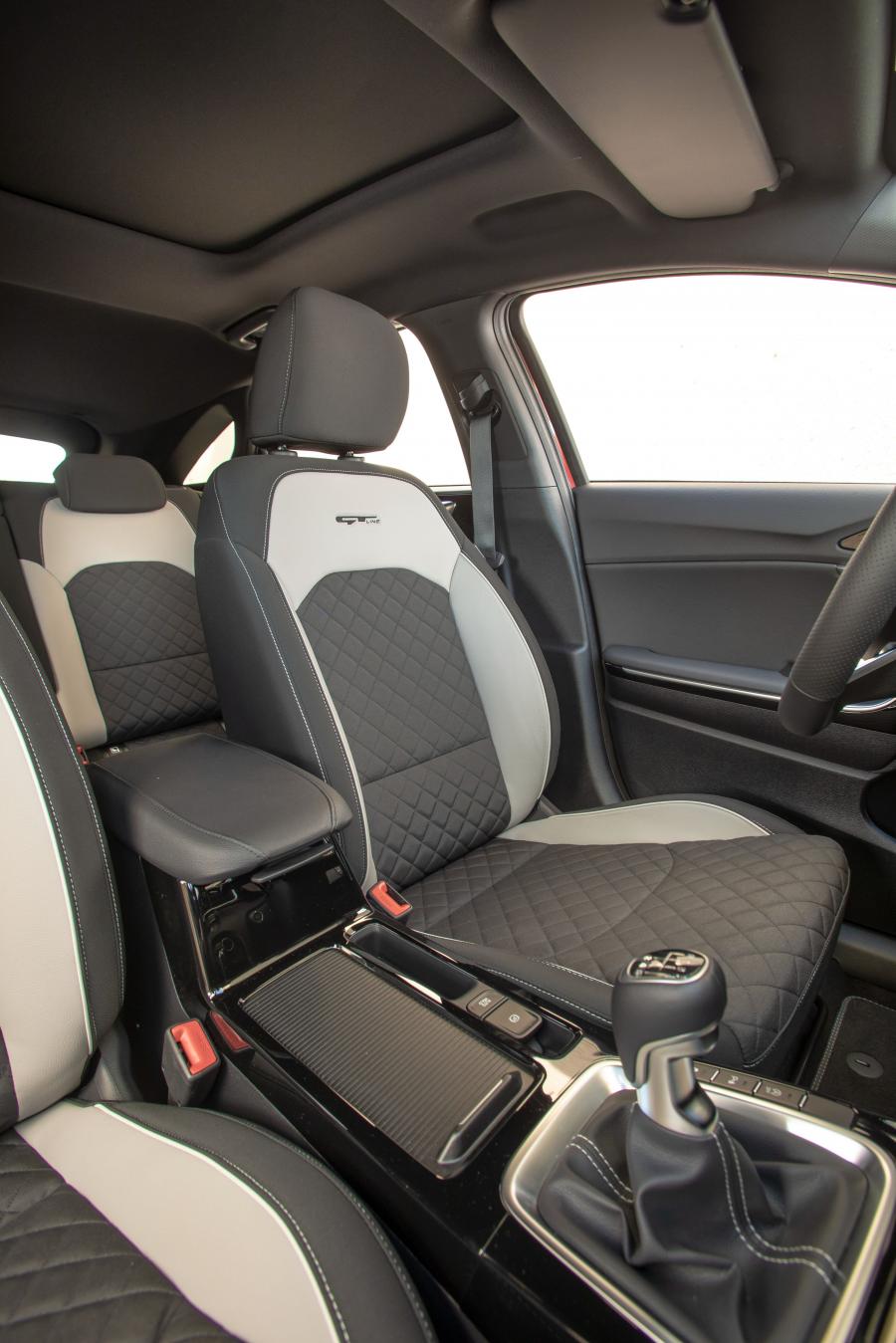 Интерьер Kia ProCeed GT Line 2019 года  (WW) (фото 37 из 40)